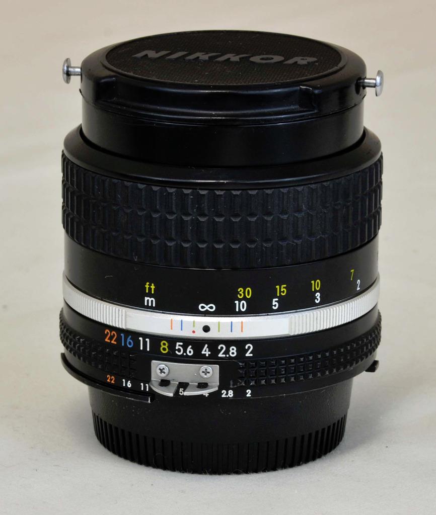 Nikon Nikkor AIs 85 mm f/2 Portrait Lens for D200 D300 D700 D800 D3 D2