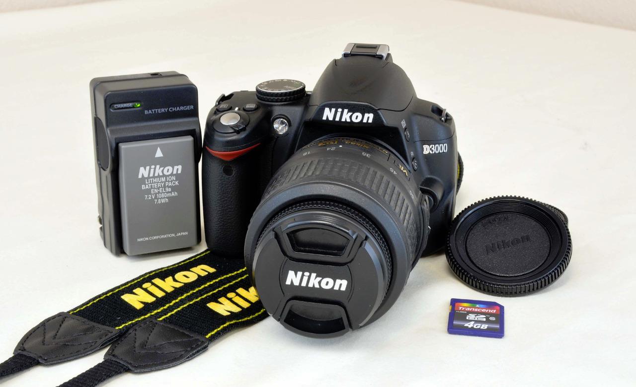 Nikon D3000 10.2 MP Digital DSLR Camera Kit w/AF-S VR 18-55mm 3.5-5.6G ...