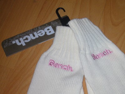 NEW LADIES GIRLS BENCH GLOVES SUPERB! 