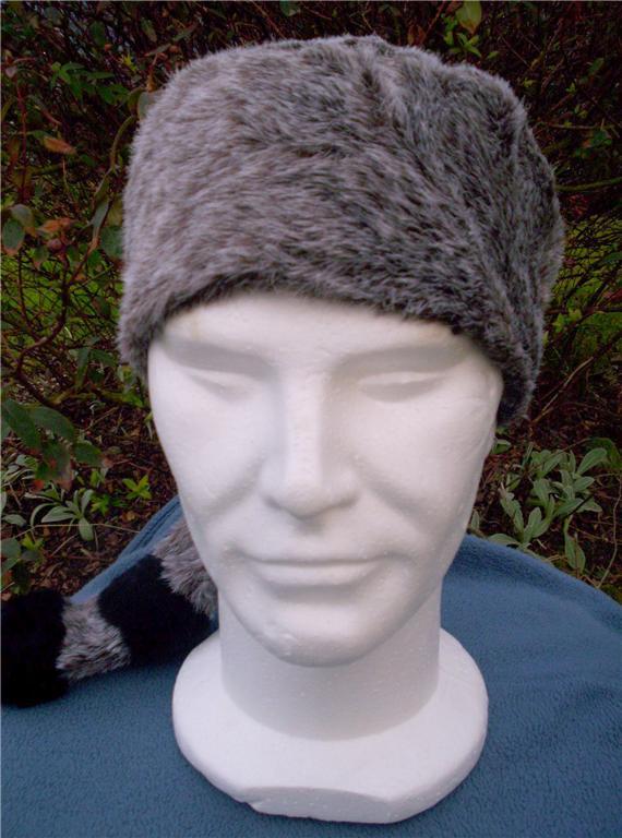 DAVY CROCKETT DANIEL BOONE RACOON WILDERNESS WILD WEST FRONTIERSMAN FAUX FUR HAT