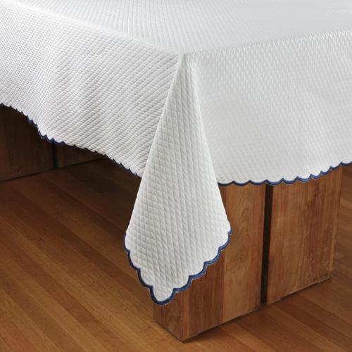 White Damask Matelasse Scallop Edge Tablecloth Table Cloth Choose Size