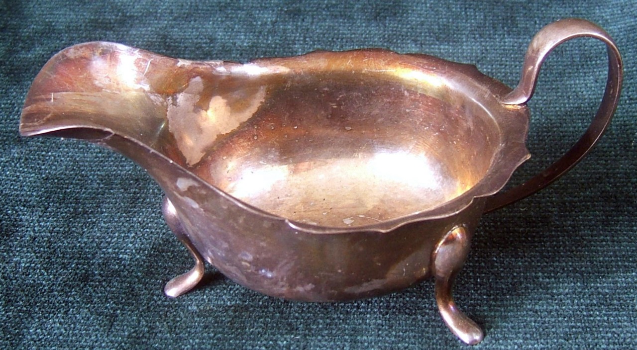 VINERS of SHEFFIELD EPNS A+ Plated Creamer or Sauce Boat Made in