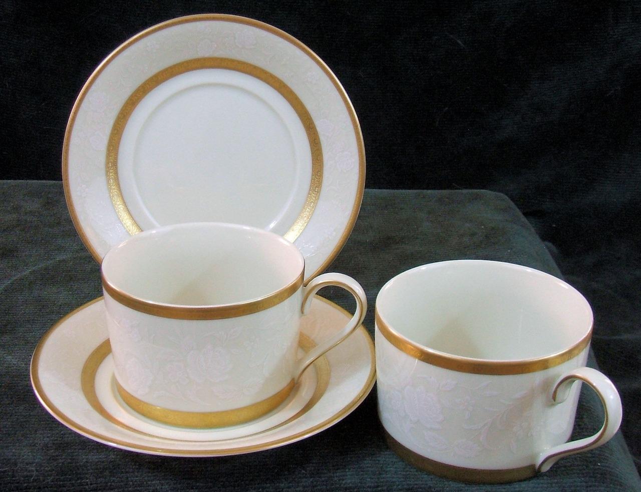 PAIR OF MIKASA FINE CHINA ANTIQUE LACE CUPS AND SAUCERS EBay pair-of-mikasa-fine-china-antique-lace-cups-and-saucers-ebay