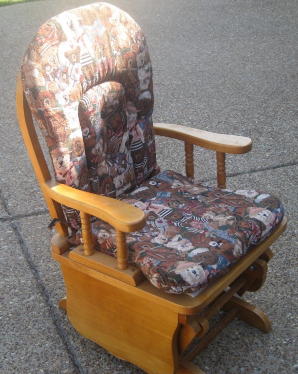 For Sale: Childs Glider Rocker $40 OBOExcellent Condition. Cushions are like new. Small scuffs on lower wood surface.Call my cell if interested.901-494-1124Located near Pleasant Hill & Goodman Location: Olive Branch/ Southavenits NOT ok to contact this poster with services or other commercial interests		