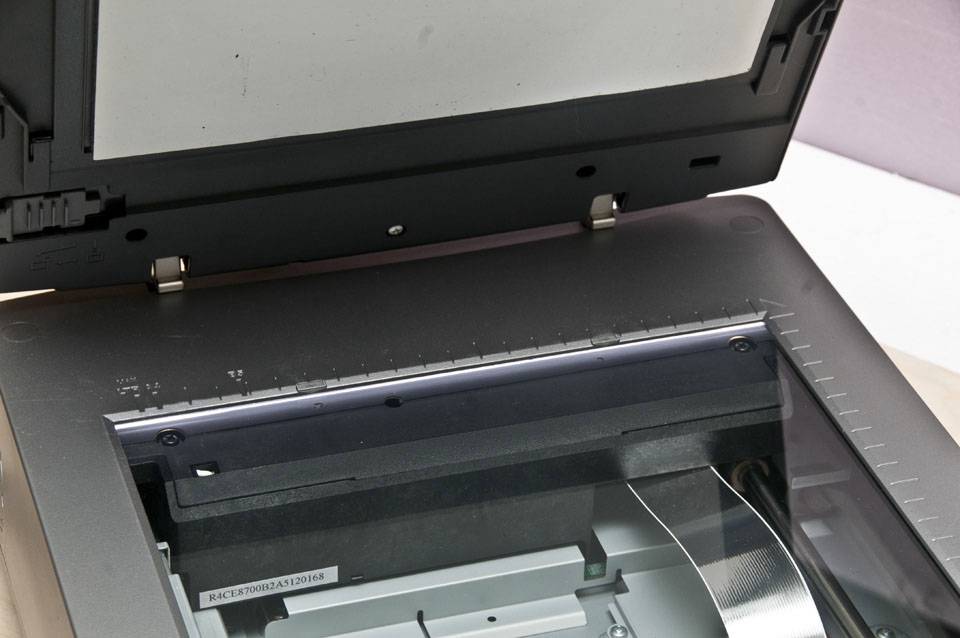 Epson Perfection 4990 Flatbed Scanner with (5) Film Holders and USB