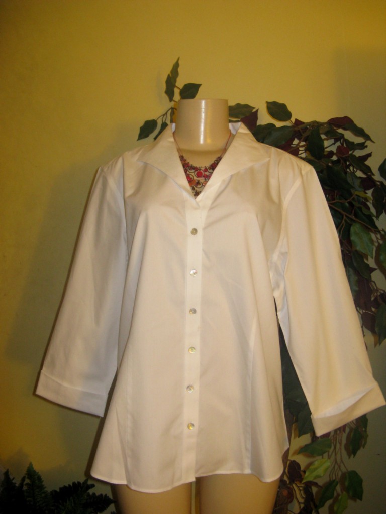 No iron white blouse Choose from non-iron shirts in cuffed and non-cuffed styles. Pair easy-to-care-for non-iron dress shirts with a classic women’s blazer for a powerful workday look, or pair a sleeveless button-up women’s shirt with a pair of crisp trousers for an elegant weekend ensemble.