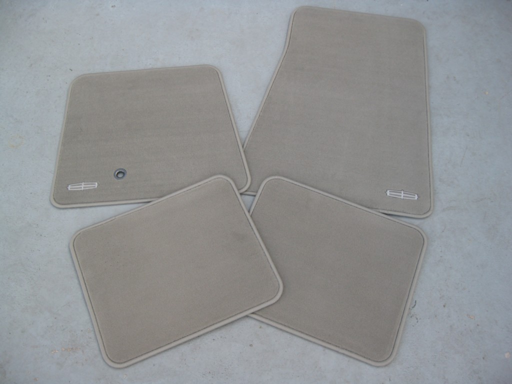 2006 2007 2008 LINCOLN TOWNE CAR SIGNATURE SERIES CARPETED FLOOR MATS