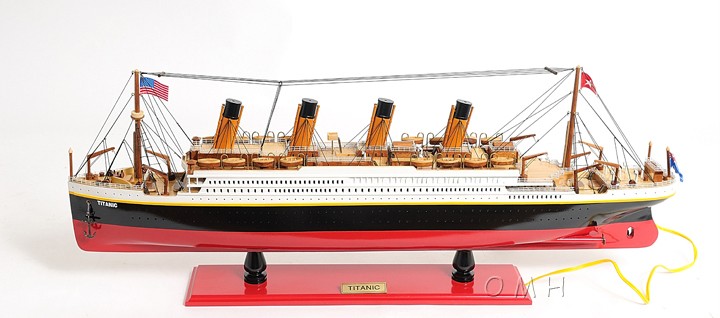 LIGHTED TITANIC CRUISE SHIP MODEL WOOD