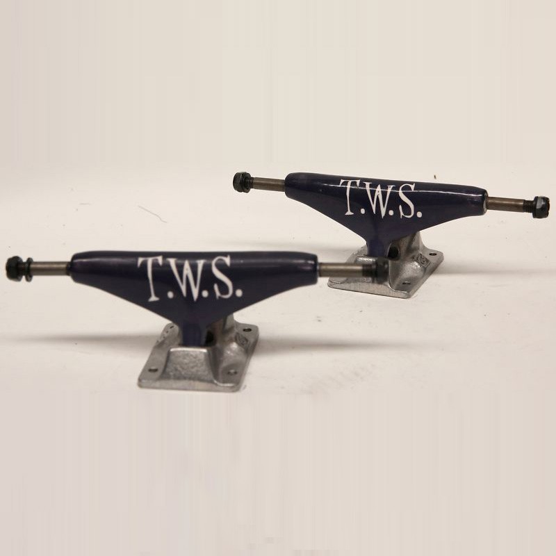 GRIND KING 5.0 SKATEBOARD TRUCKS SET OF 2 NOS rare collectable T.W.S_G1