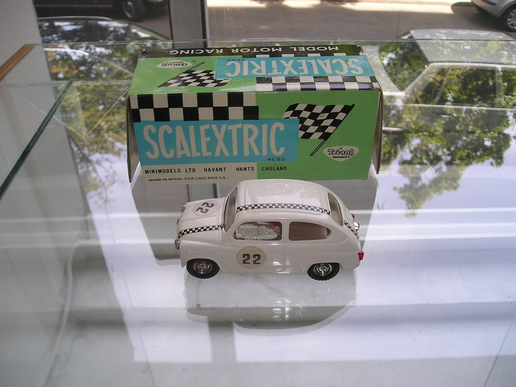 Scalextric Seat 600 Please help identifying and estimating the value SlotForum