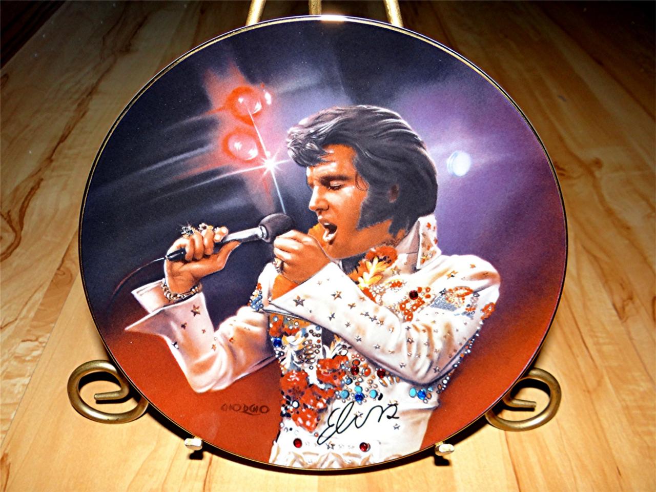 Remembering Elvis Presley THE KING Bradford Exchange Collector GEM