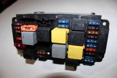 01 07 Mercedes W203 C230 C320 Front Sam Module Fuse Box