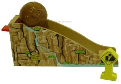 thomas wooden railway boulder mountain set