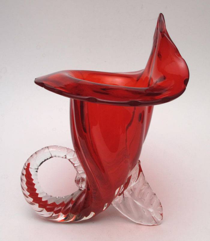 FINE VINTAGE ITALIAN MURANO VIBRANT RED ART GLASS CORNUCOPIA VASE