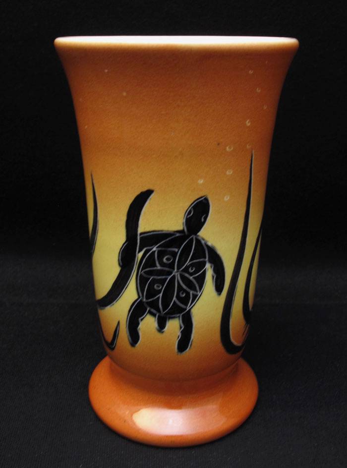 SIGNEDCULA1950sVINTAGEAUSTRALIANPOTTERYVASEWITHABORIGINALDESIGN