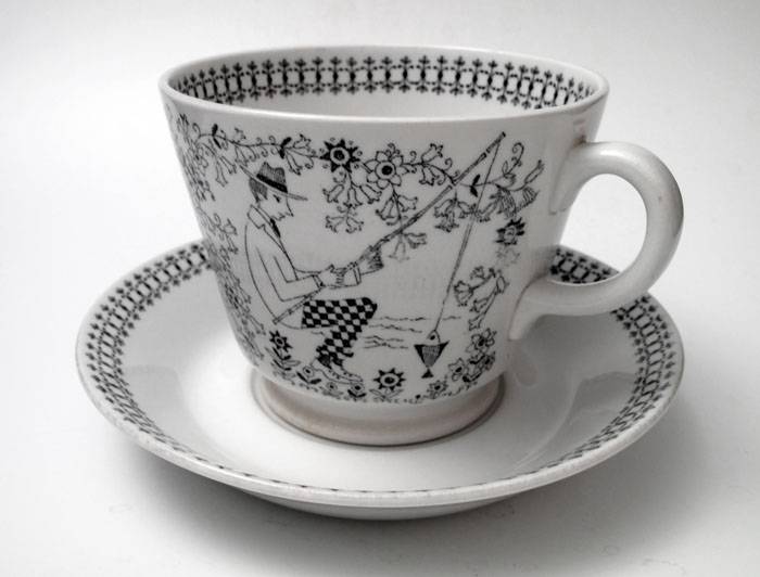 RARE ARABIA FINLAND EMILIA EXTRA LARGE GRANDFATHER CUP & SAUCER