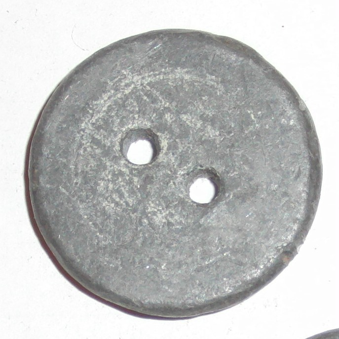 5 OLD LEAD BUTTONS FROM MUMS eBay