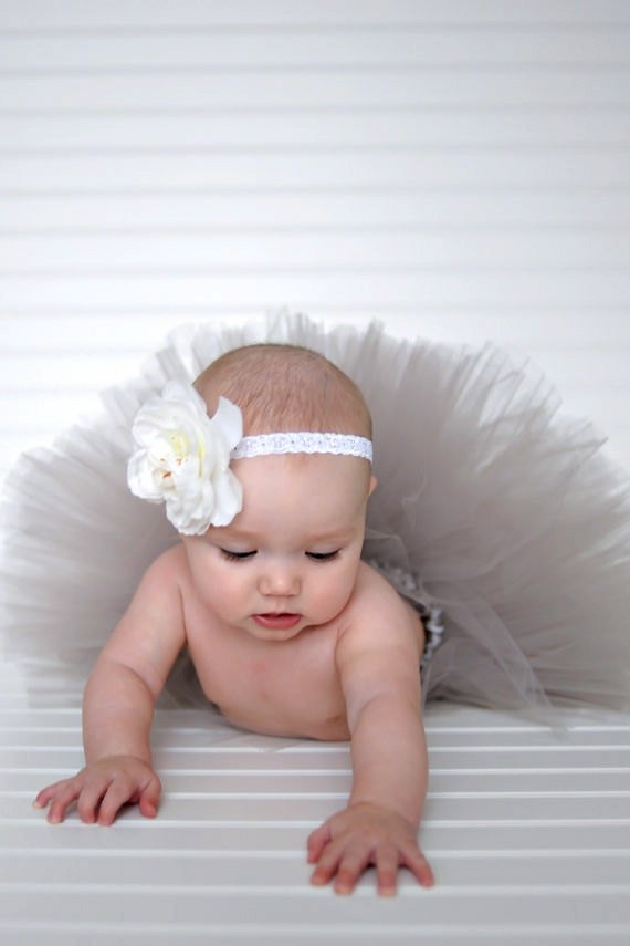 NEW-GIRLS-INFANTS-SPRING-BOUTIQUE-SILVER-TUTU-BABY-SHOWER-GIFT-PHOTO-PROPS