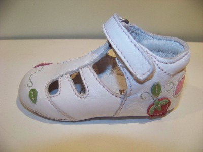  Walker Baby Shoes on New Primigi Amer Strawberry Crib Shoe Baby Girl 21 5   Ebay