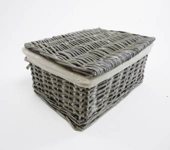 lidded toy box