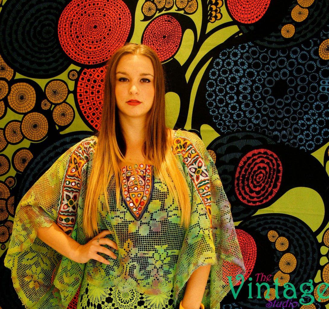 Vintage-CROCHET-Lace-TRIBAL-Mirror-GODDESS-Kimono-BOHO-INDIE-Maxi-Dress-M-L