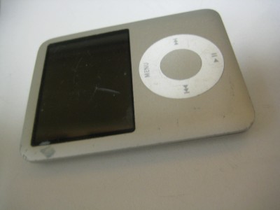 Apple Ipod Nano  Generation Silver on Apple Ipod Nano 3rd Generation Silver  4 Gb  Mp3 Player A1236   Ebay