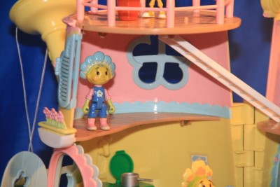 fifi cottage playset