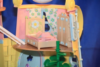 fifi cottage playset