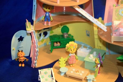 fifi cottage playset