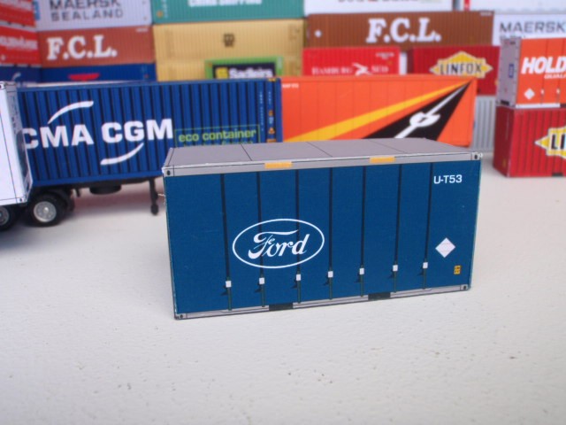 Container Cars and Conex Containers HO Scale: A-LINE Kits for Two 