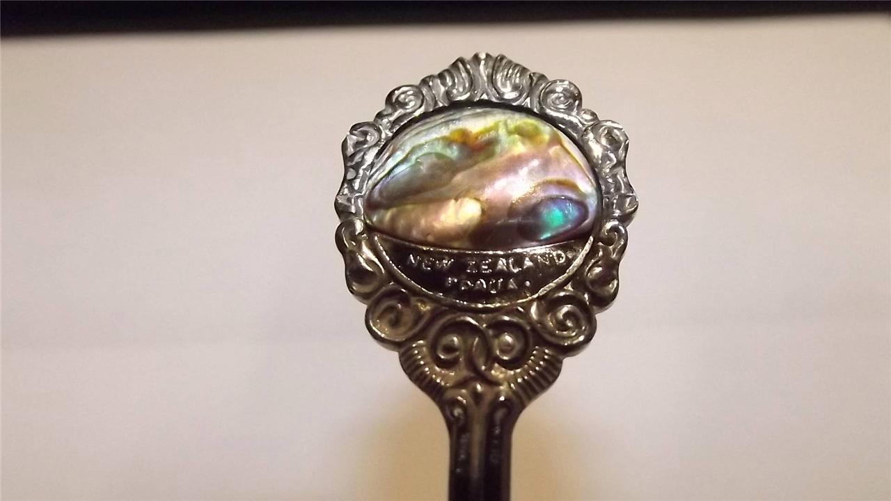 OLD souvenir spoon NEW ZEALAND PAUA shell PRETTY - Picture 1 of 1