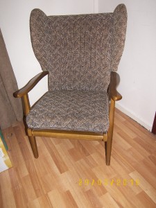 Cottage Ercol Style Winged Wood Framed Chair Col Del