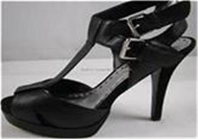 BCBG BG BG DEVONA  BLACK  SANDAL SHOE T STRAP 6.5 37NEW