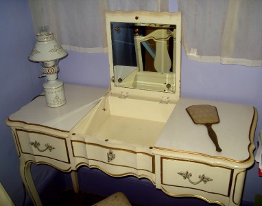 Vintage Shabby Chic Bedroom Set French Provincial 7 Piece