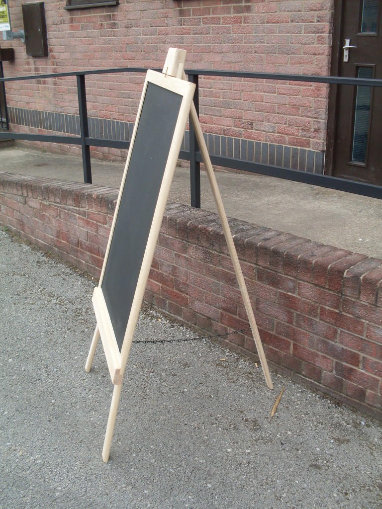 RETAIL/HOTEL/RESTURANT/LOBBY ENTRANE HALL CHALKBOARD EASEL BLACK CHALK BOARD