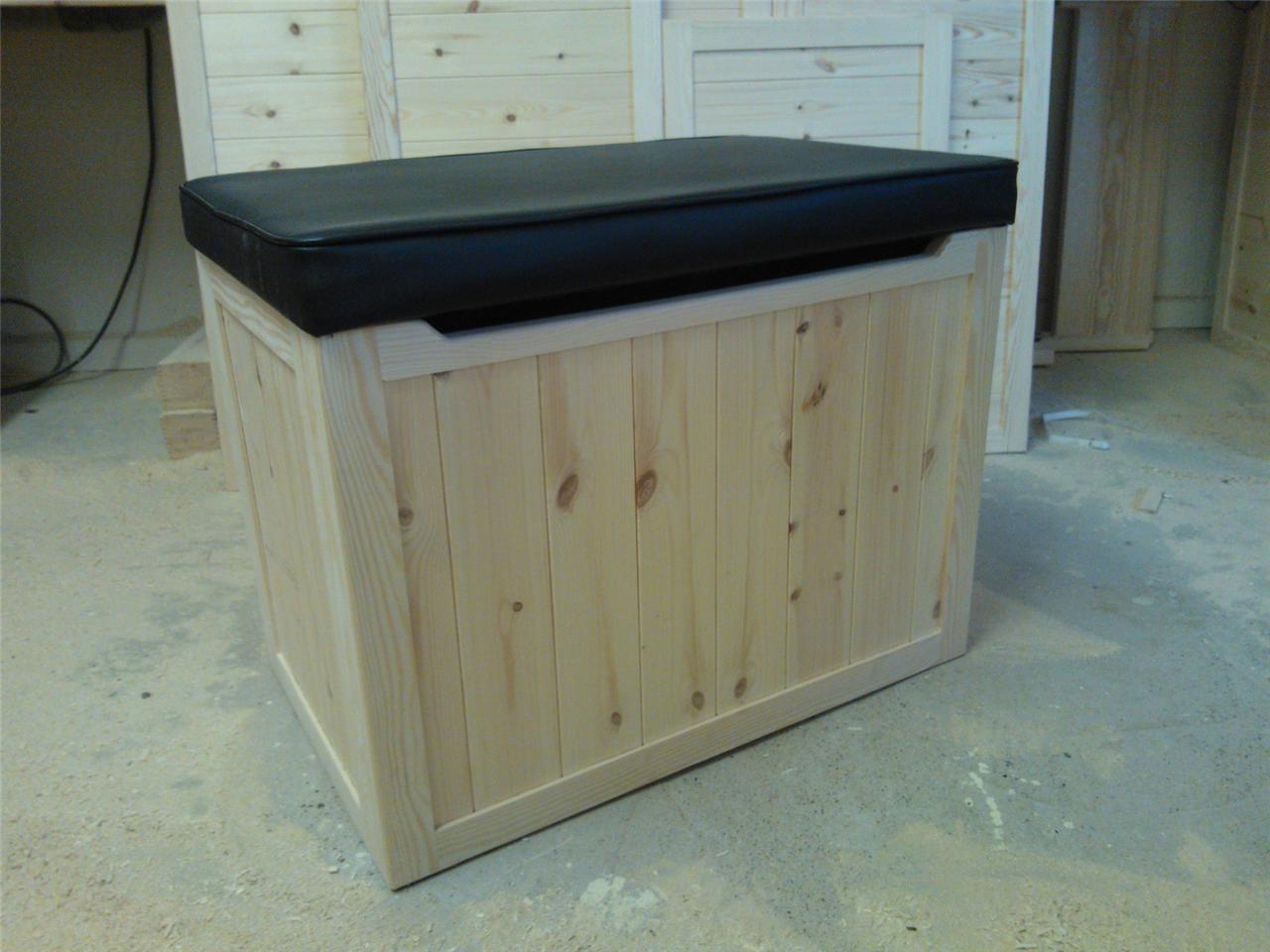 BEAUTIFUL HAND CRAFTED PINE WOODEN TOY BOX WITH COLOURED SEAT