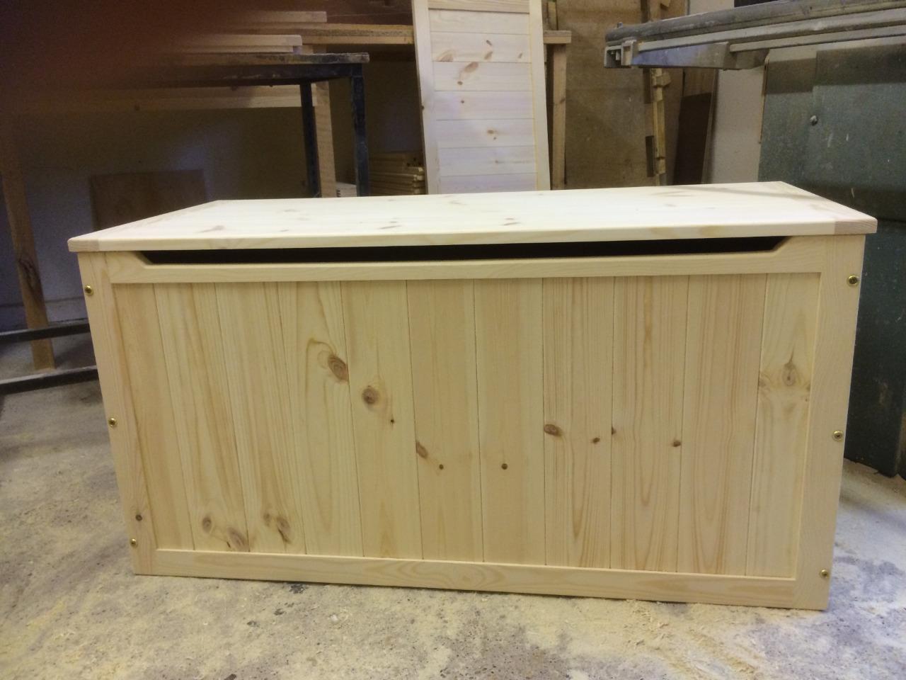 BEAUTIFUL HAND CRAFTED PINE WOODEN TOY BOX BLANKET BOX CHEST SEAT BOX