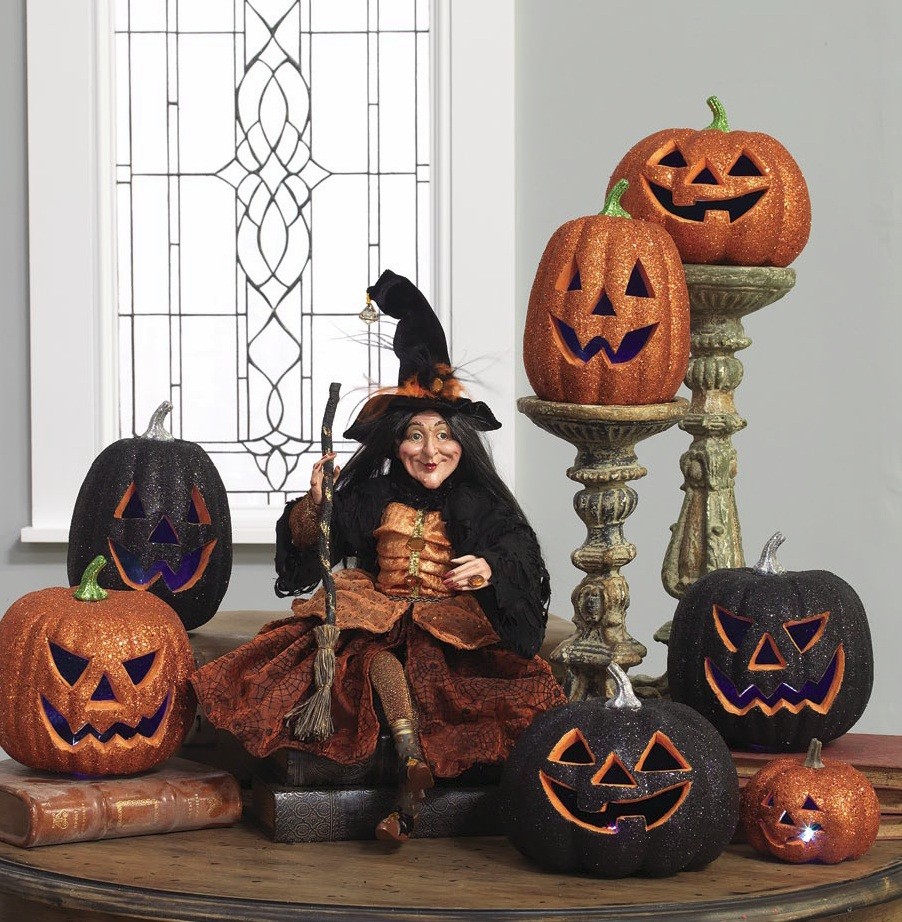 NEW RAZ Halloween decoration Flying Witch on Broom 21 inches gg