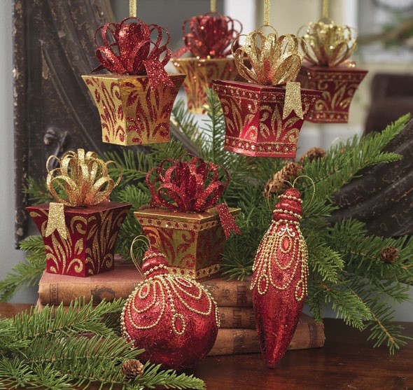 Stocking Holder set/2 Red & Gold Present Shape pd 3138078 NEW RAZ
