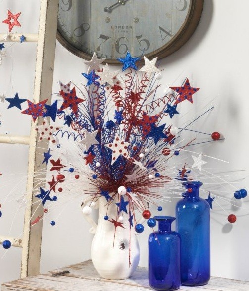 Fourth of July Red White Blue Patriotic Spray f3206129 w ball ornaments