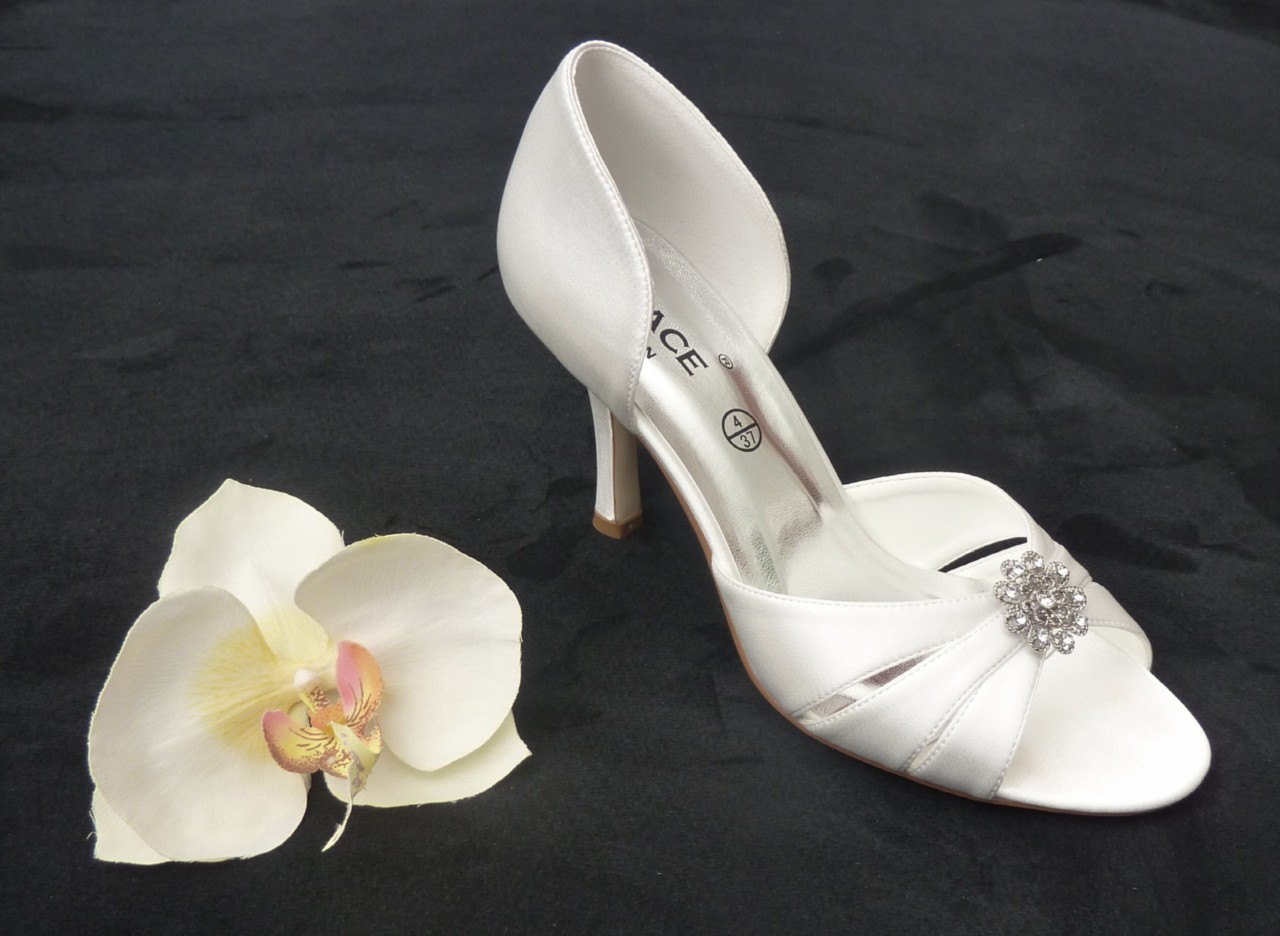... LONDON IVORY SATIN JASMINE BRIDAL WEDDING SHOES SIZES 3,4,5,6,7,8,9 ... LONDON IVORY SATIN JASMINE BRIDAL WEDDING SHOES SIZES 3,4,5,6,7,8,9