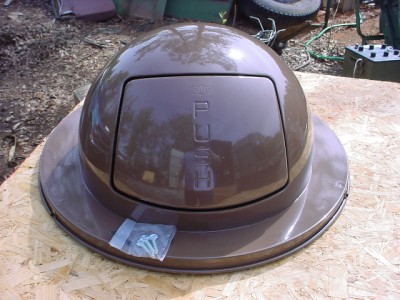 trash barrels with lids