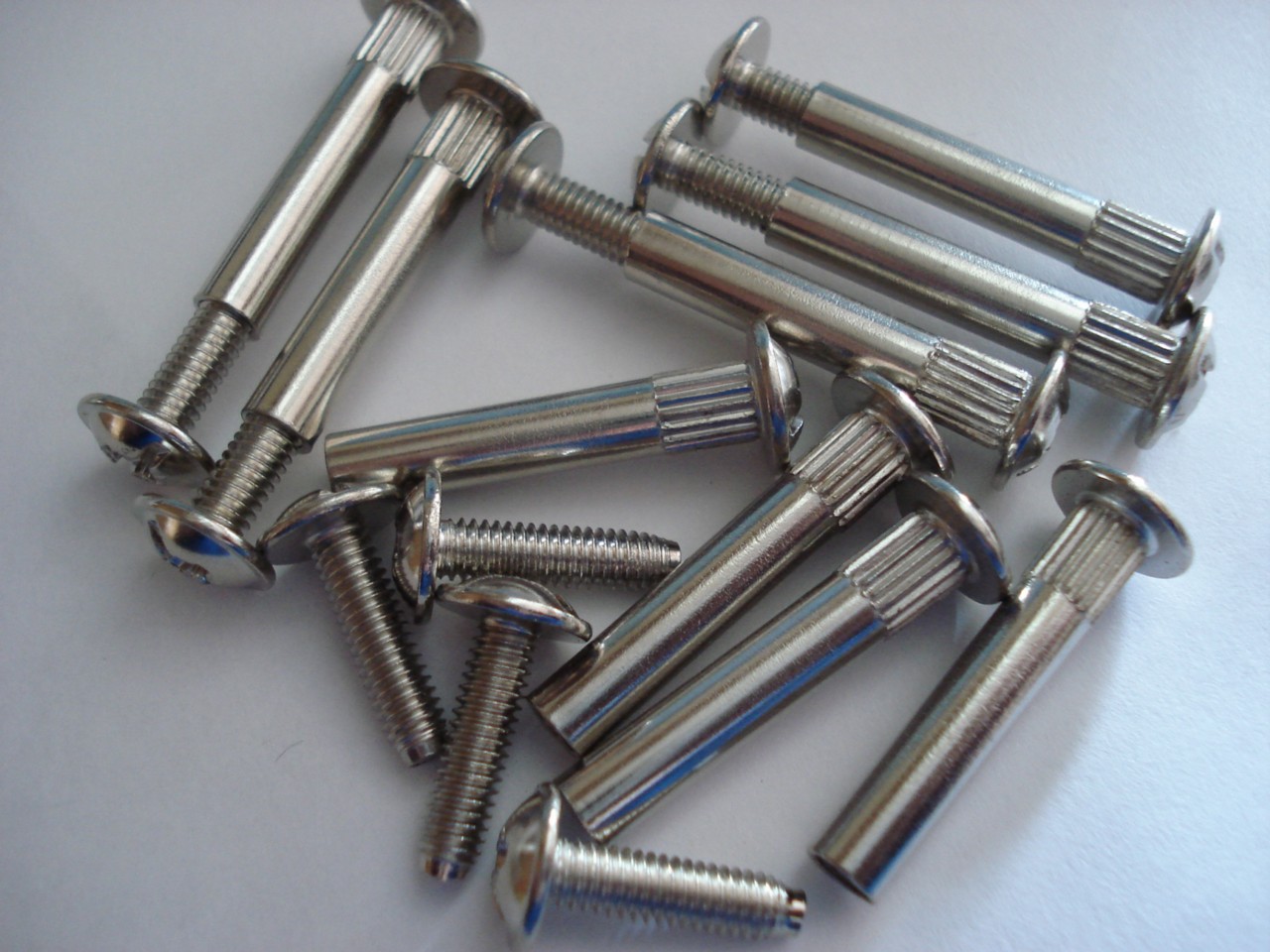 24 KITCHEN/BEDROOM CABINET CONNECTOR BOLTS | eBay