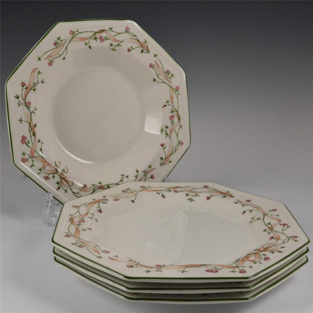 Johnson Brothers ETERNAL BEAU Trois Assiettes et une soupe/plat de