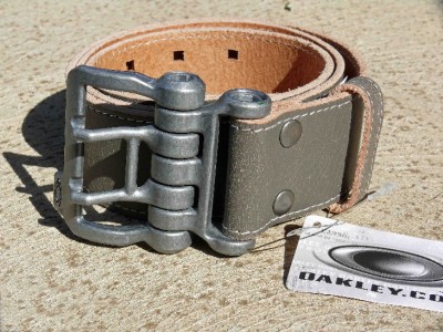 Oakley Mens Clothing on Oakley Mens Distressed Leather Belt Sheet Metal L New   Ebay