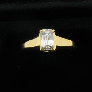 0 93 Carat Goldsmiths Millennium Cut Diamond Ring 18ct