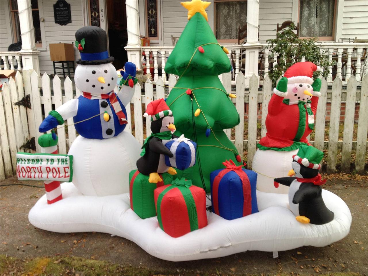 Gemmy Christmas Airblown Inflatable North Pole Scene w/ Snow Couple