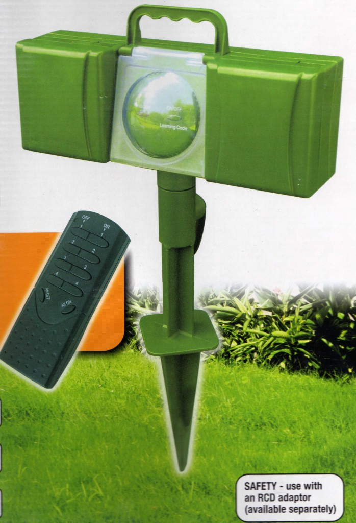 Remote control. Outdoor Double Socket On A Spike (BNIB)