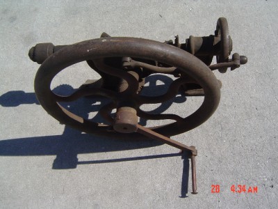 ANTIQUE WALL MOUNT DRILL PRESS