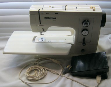 Bernina 830 Record Electronic Sewing Machine w/ Extension Table